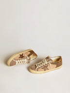 GOLDEN GOOSE Women’s Super - Star in suede with leather star and pony skin heel tab | 黃金鵝 黃金鵝 女款 Super - Star 採用麂皮材質,搭配皮革星星與小馬皮後跟標籤(淺粉色與棕色) - LondonKelly 英國名牌代購