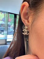 CHANEL Silver CC Crystal Earrings | 香奈兒 耳環 (銀色)