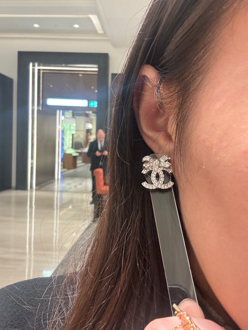 CHANEL Ribbon Crystal Earrings  | 香奈兒 水晶蝴蝶結耳環 (銀色)