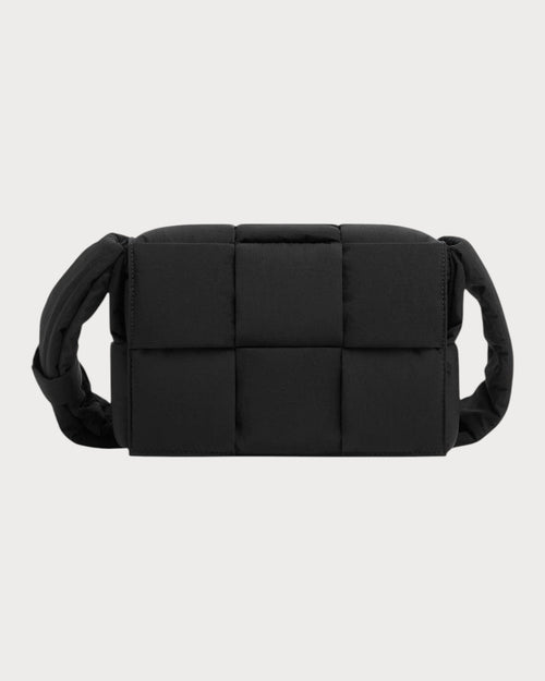 BOTTEGA VENETA Men's Mini Padded Tech Cassette Belt Bag | 葆蝶家 男仕腰包 (黑色)